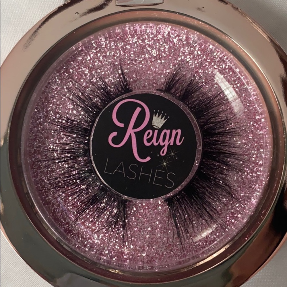 Reign Lashes “Arya” ☀️ Never Worn